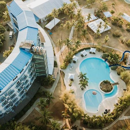 Solea Seaview Resort Lapu-Lapu City Exteriör bild