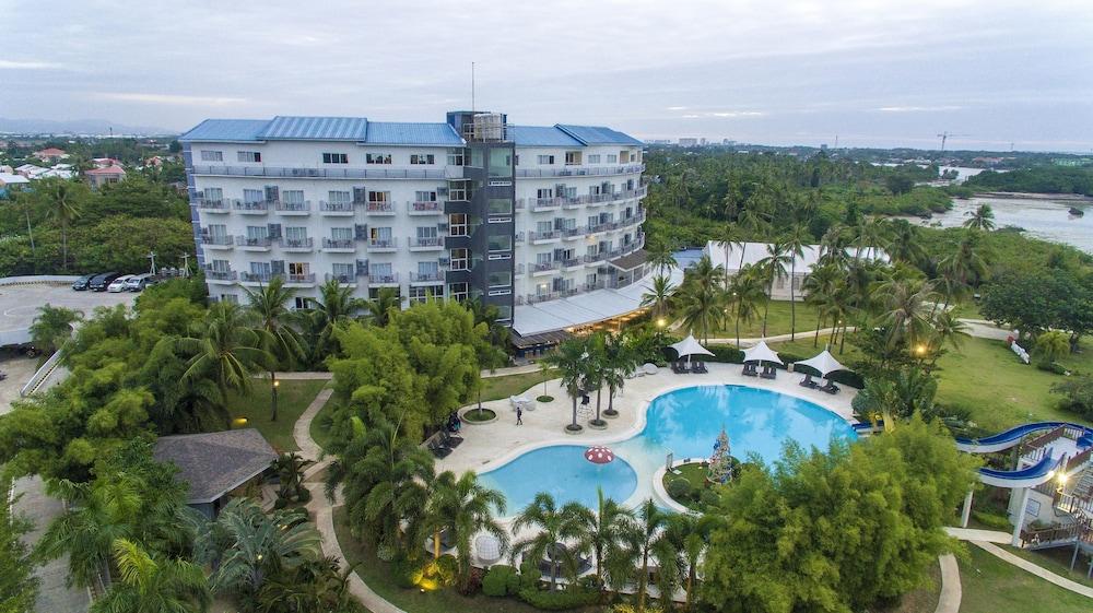 Solea Seaview Resort Lapu-Lapu City Exteriör bild