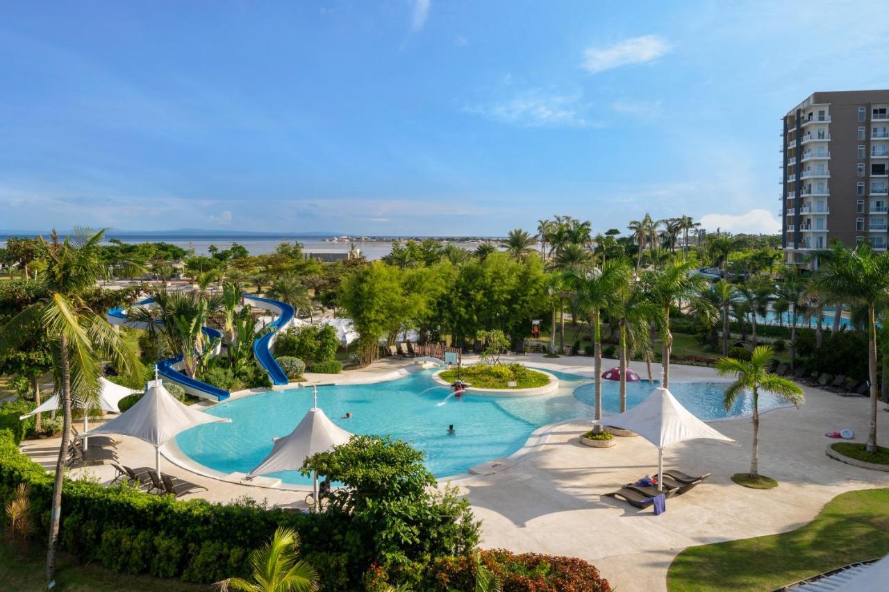 Solea Seaview Resort Lapu-Lapu City Exteriör bild