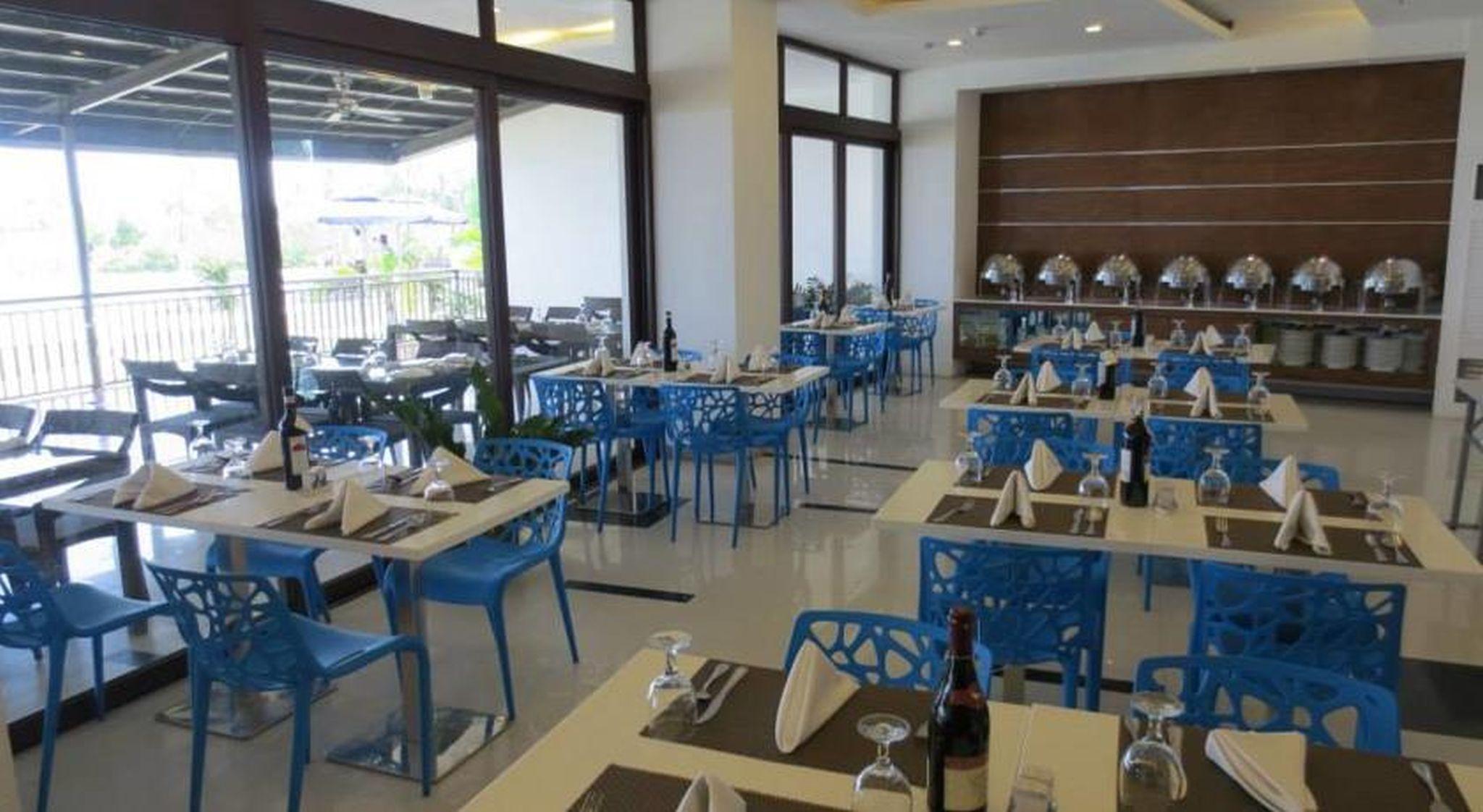 Solea Seaview Resort Lapu-Lapu City Exteriör bild
