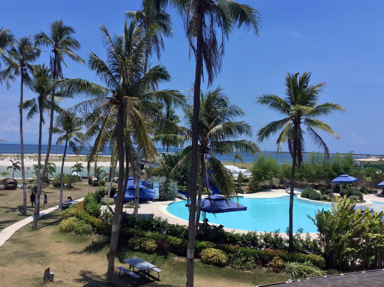 Solea Seaview Resort Lapu-Lapu City Exteriör bild