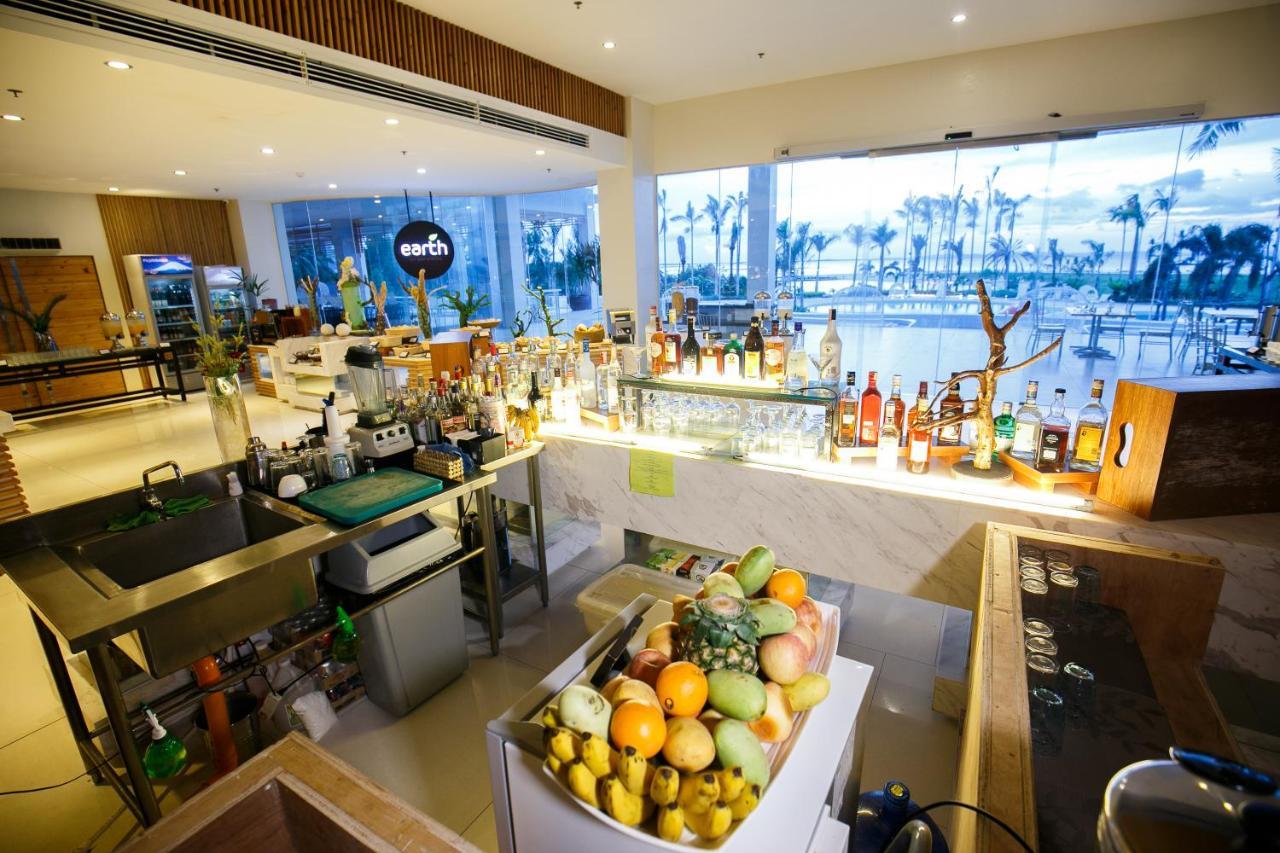Solea Seaview Resort Lapu-Lapu City Exteriör bild